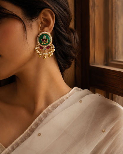 THE GARDEN WORE JEWELS