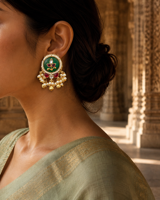 THE GARDEN WORE JEWELS
