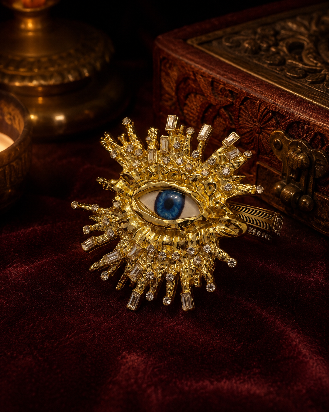 THE EYE SAW EVERYTHING