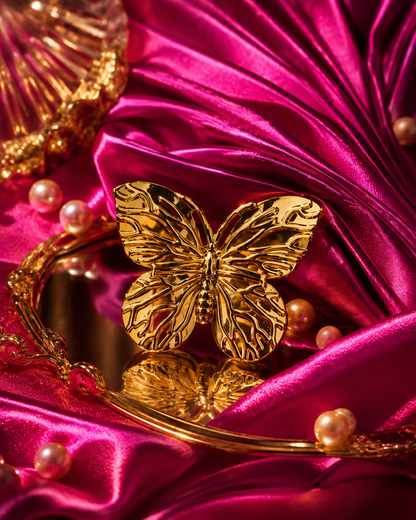 THE WINGS CAUGHT GOLD