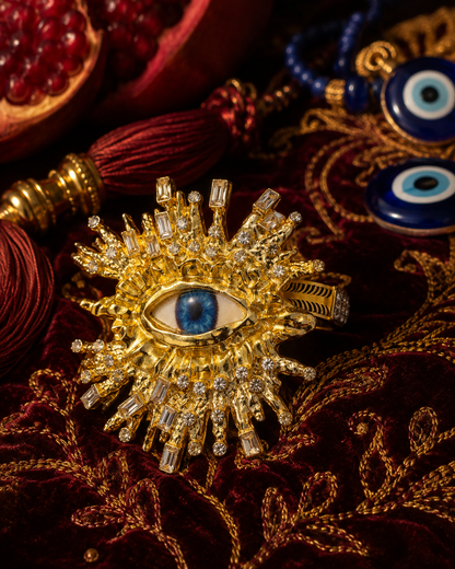 THE EYE SAW EVERYTHING
