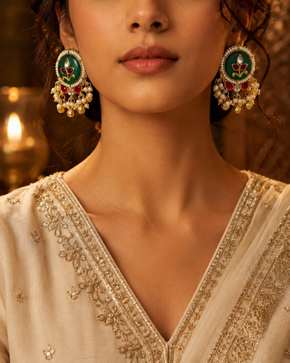 THE GARDEN WORE JEWELS